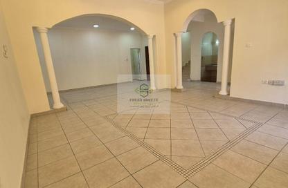 Villa - 3 Bedrooms - 4 Bathrooms for rent in Muraikh - AlMuraikh - Doha