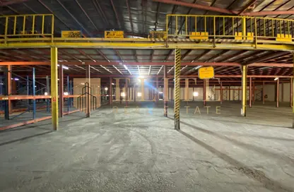 Warehouse - Studio - 4 Bathrooms for rent in Industrial Area 2 - Industrial Area - Industrial Area - Doha