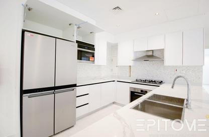 Apartment - 2 Bedrooms - 2 Bathrooms for sale in Fox Hills South - Fox Hills - Lusail
