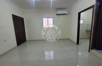 (بنتهاوس  (روف - 1 حمام للايجار في شارع ام السنيم - عين خالد - الدوحة
