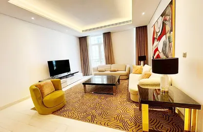 Apartment - 2 Bedrooms - 2 Bathrooms for rent in The Garden - Floresta Gardens - The Pearl Island - Doha