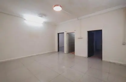 Apartment - 2 Bedrooms - 1 Bathroom for rent in Al Khazin Street - Madinat Khalifa South - Madinat Khalifa - Doha