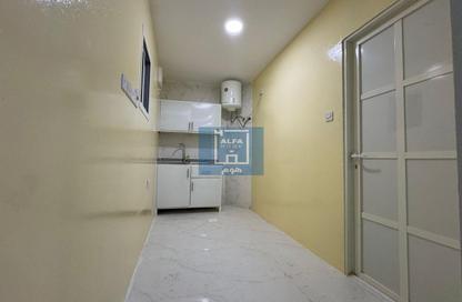 Apartment - Studio - 1 for rent in Bin Omran 35 - Fereej Bin Omran - Doha