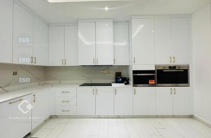 Apartment - 3 Bedrooms - 5 Bathrooms for rent in Floresta Gardens - Floresta Gardens - The Pearl Island - Doha