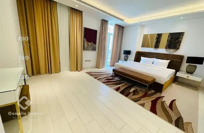 Apartment - 3 Bedrooms - 5 Bathrooms for rent in Floresta Gardens - Floresta Gardens - The Pearl Island - Doha