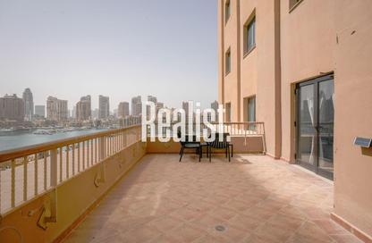 Apartment - 1 Bedroom - 2 Bathrooms for rent in West Porto Drive - Porto Arabia - The Pearl Island - Doha