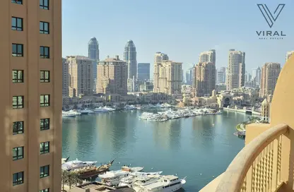 Apartment - 2 Bedrooms - 2 Bathrooms for rent in Tower 24 - Porto Arabia - The Pearl Island - Doha