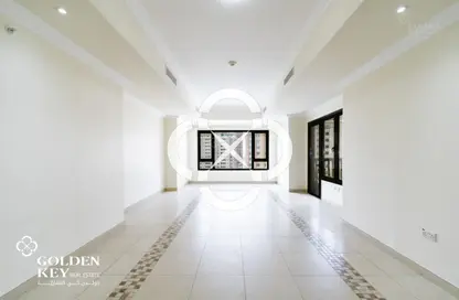 Apartment - 1 Bedroom - 2 Bathrooms for rent in East Porto Drive - Porto Arabia - The Pearl Island - Doha
