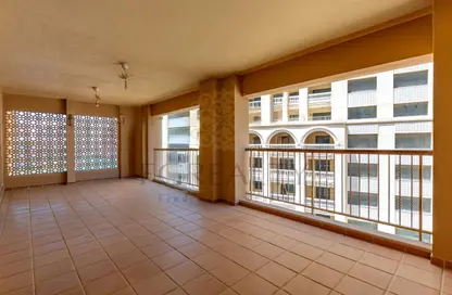 Apartment - 1 Bedroom - 2 Bathrooms for sale in West Porto Drive - Porto Arabia - The Pearl Island - Doha