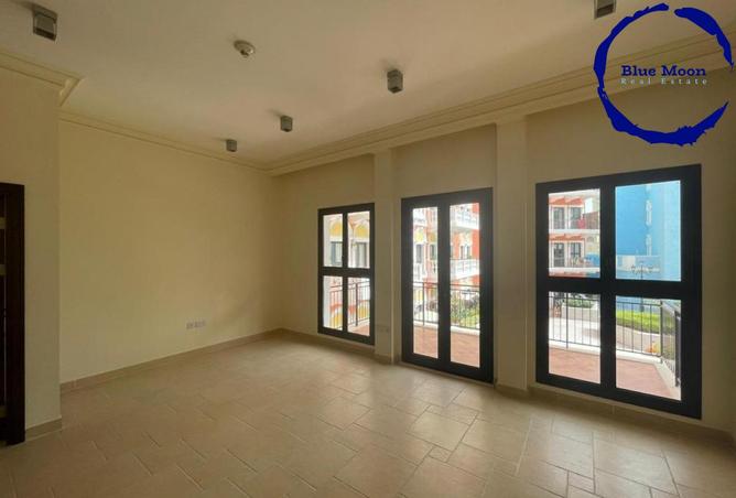 986185 - Property Image 2