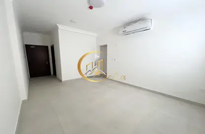 شقة - 2 غرف نوم - 2 حمامات للايجار في شارع المطار القديم - طريق المطار القديم - الدوحة