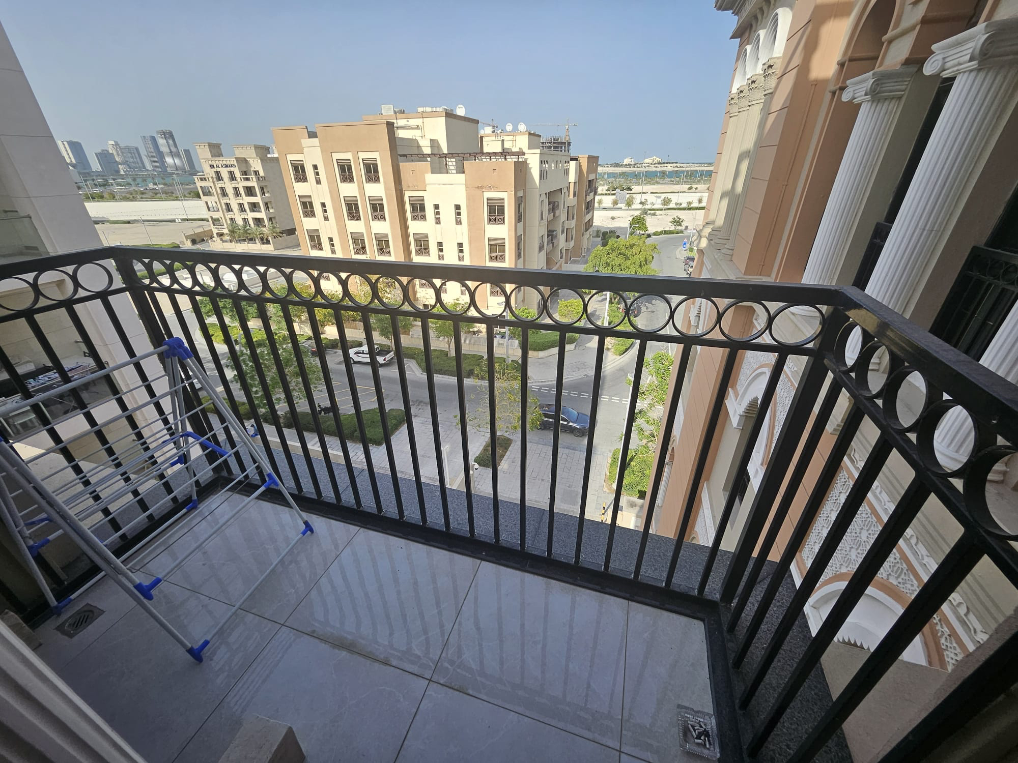 ELEGANT 1 BHK FF WITH SEA VIEW BALCONY IN FOXHILS thumbnail 8