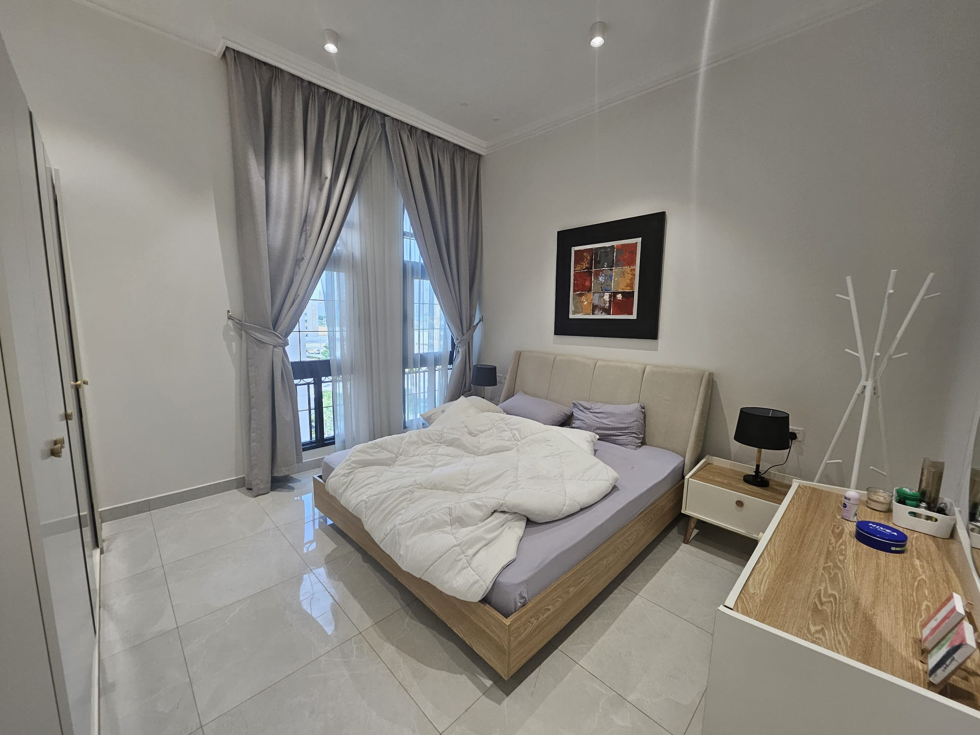 ELEGANT 1 BHK FF WITH SEA VIEW BALCONY IN FOXHILS thumbnail 3