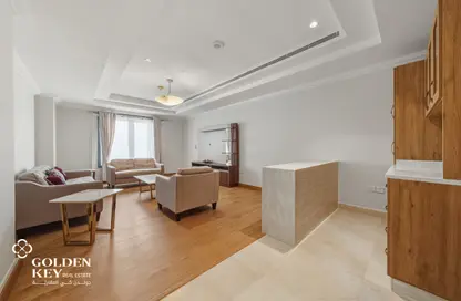 Apartment - 2 Bedrooms - 3 Bathrooms for rent in West Porto Drive - Porto Arabia - The Pearl Island - Doha