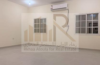 Apartment - 2 Bedrooms - 2 Bathrooms for rent in Umm Ghwailina Comm - Umm Ghuwalina - Umm Ghuwailina - Doha Apartment - 2 Bedrooms - 2 Bathrooms for rent in Umm Ghwailina Comm - Umm Ghuwalina - Umm Ghuwailina - Doha