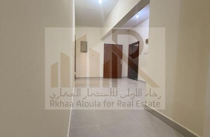 Apartment - 2 Bedrooms - 2 Bathrooms for rent in Umm Ghwailina Comm - Umm Ghuwalina - Umm Ghuwailina - Doha