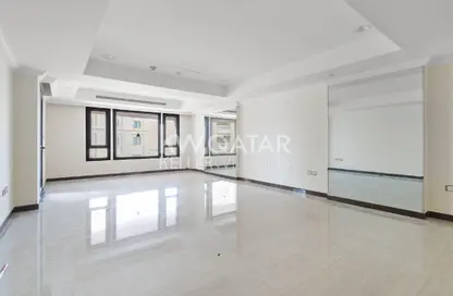 Apartment - 1 Bedroom - 2 Bathrooms for rent in East Porto Drive - Porto Arabia - The Pearl Island - Doha