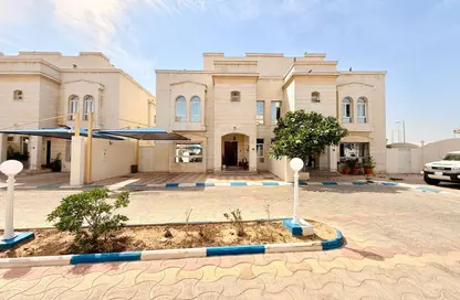 Compound - 5 Bedrooms - 5 Bathrooms for rent in Bu Hamour Street - Abu Hamour - Doha