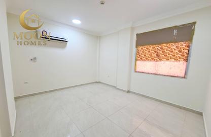 Apartment - 2 Bedrooms - 1 Bathroom for rent in Umm Ghwailina Comm - Umm Ghuwalina - Umm Ghuwailina - Doha Apartment - 2 Bedrooms - 1 Bathroom for rent in Umm Ghwailina Comm - Umm Ghuwalina - Umm Ghuwailina - Doha