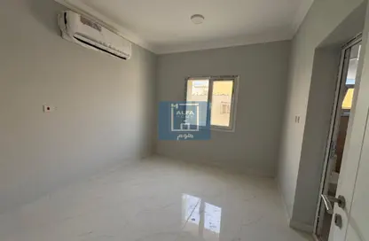 Apartment - 1 Bedroom - 1 Bathroom for rent in Bin Omran 35 - Fereej Bin Omran - Doha