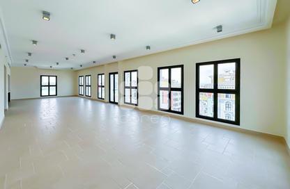 Apartment - 3 Bedrooms - 4 Bathrooms for rent in Mercato - Qanat Quartier - The Pearl Island - Doha