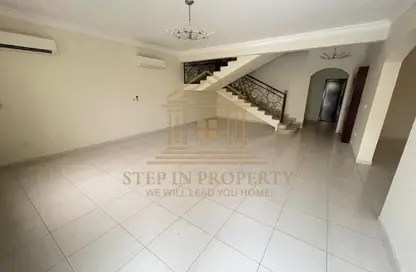 Villa - 5 Bedrooms - 4 Bathrooms for rent in Bu Hamour Street - Abu Hamour - Doha