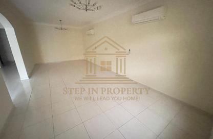 Villa - 5 Bedrooms - 4 Bathrooms for rent in Bu Hamour Street - Abu Hamour - Doha