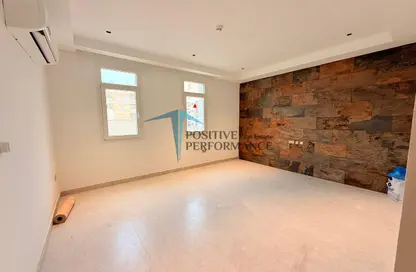 Apartment - 3 Bedrooms - 3 Bathrooms for rent in Doha Al Jadeed - Doha