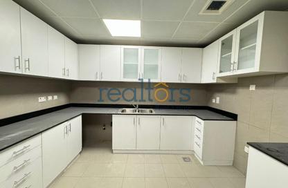 Apartment - 3 Bedrooms - 3 Bathrooms for rent in Al Zubair Bakkar Street - Al Sadd - Doha Apartment - 3 Bedrooms - 3 Bathrooms for rent in Al Zubair Bakkar Street - Al Sadd - Doha