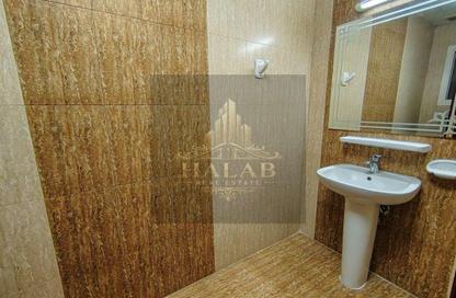 Apartment - 2 Bedrooms - 3 Bathrooms for rent in Al Sadd Road - Al Sadd - Doha
