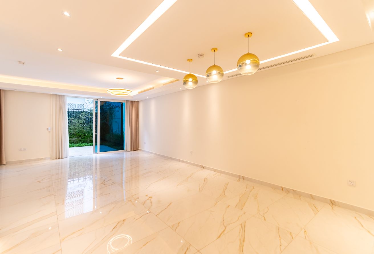 NO AGENCY FEE | SPACIOUS VILLA 5BR | Floresta