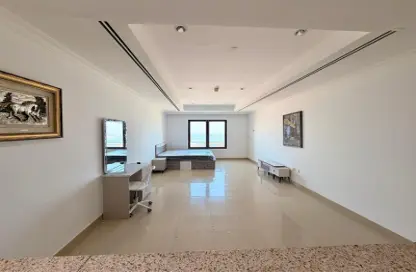 Apartment - Studio - 1 Bathroom for rent in Porto Arabia Townhouses - Porto Arabia - The Pearl Island - Doha