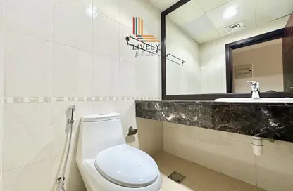 Apartment - 2 Bedrooms - 3 Bathrooms for rent in East Porto Drive - Porto Arabia - The Pearl Island - Doha