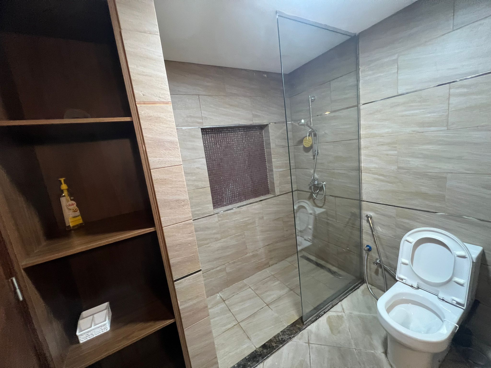 ELEGANT 2BEDROOM FULLY FURNISHED WITH BALCONY thumbnail 11