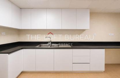 Apartment - 3 Bedrooms - 5 Bathrooms for rent in West Bay Tower - West Bay - West Bay - Doha Apartment - 3 Bedrooms - 5 Bathrooms for rent in West Bay Tower - West Bay - West Bay - Doha