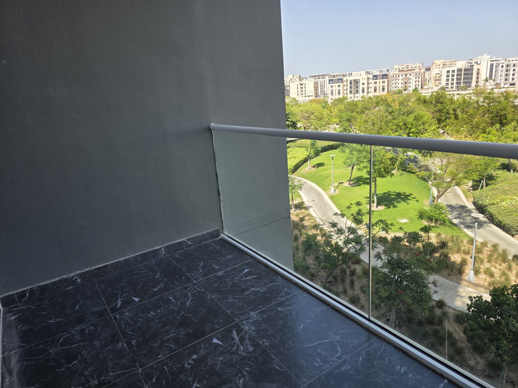 ELEGANT 2 BEDROOM WITH FULL CRESCENT PARK VIEW thumbnail 14