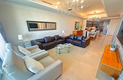 Apartment - 3 Bedrooms - 4 Bathrooms for rent in Viva West - Viva Bahriyah - The Pearl Island - Doha