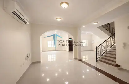 Villa - 5 Bedrooms - 4 Bathrooms for rent in Duhail Villas - Al Duhail - Doha