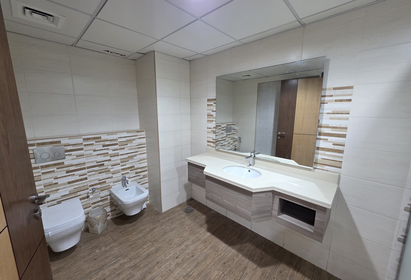 LUXURIOUS WATER-FRONT FURNISHED 1BHK thumbnail 13
