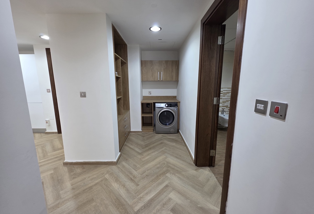 LUXURIOUS WATER-FRONT FURNISHED 1BHK thumbnail 11