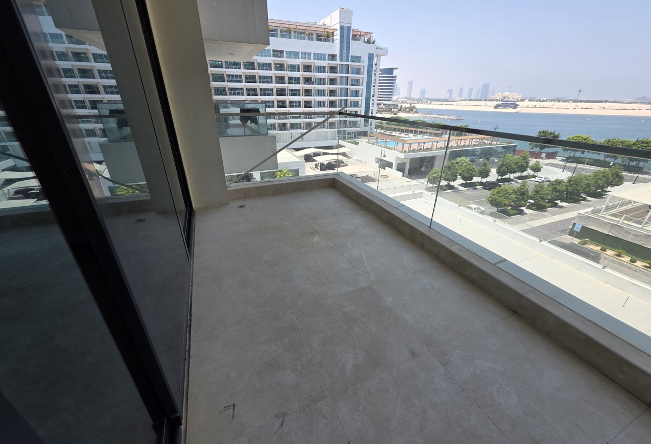 LUXURIOUS WATER-FRONT FURNISHED 1BHK thumbnail 7