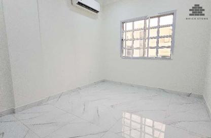 Apartment - 1 Bedroom - 1 Bathroom for rent in Umm Ghuwailina 4 - Umm Ghuwailina - Doha