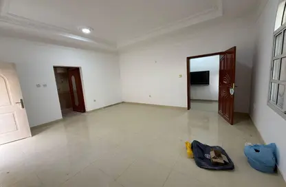 Villa - Studio - 1 Bathroom for rent in Al Maamoura - Doha