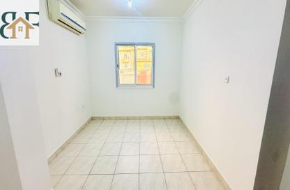 Apartment - 2 Bedrooms - 1 Bathroom for rent in Al Mansoura - Al Mansoura - Doha