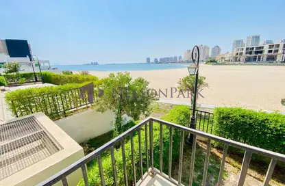 Apartment - 1 Bedroom - 2 Bathrooms for rent in La Plage - The Pearl Island - Doha