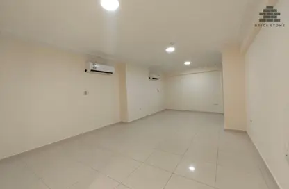 Apartment - 3 Bedrooms - 3 Bathrooms for rent in Muntazah 13 - Al Muntazah - Doha