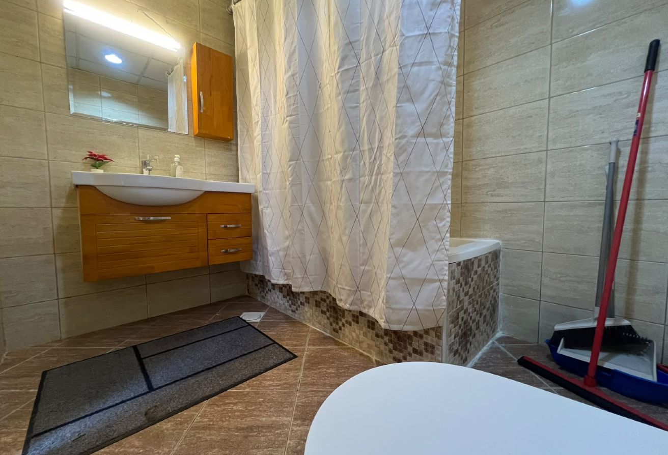 SPACIOUS  STUDIO WITH BALCONY | FOXHILL| 4000 thumbnail 7