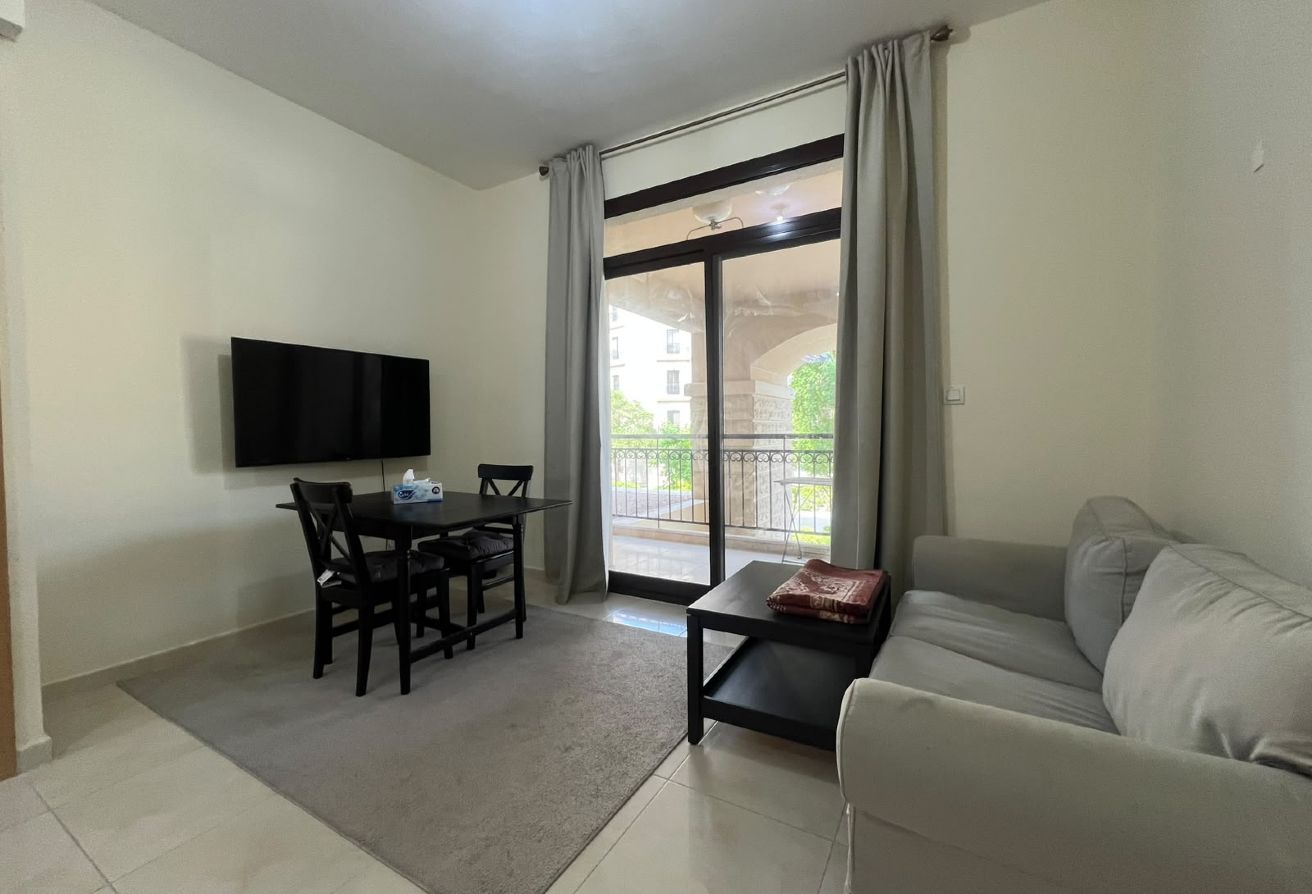 SPACIOUS  STUDIO WITH BALCONY | FOXHILL| 4000 thumbnail 4