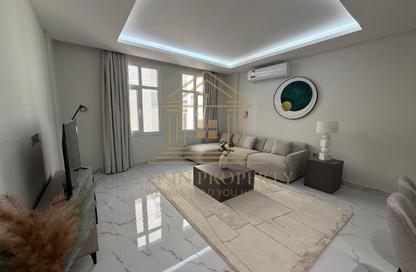 Apartment - 2 Bedrooms - 3 Bathrooms for rent in Bin Omran 35 - Fereej Bin Omran - Doha