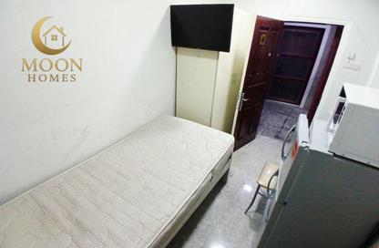Apartment - Studio - 1 Bathroom for rent in Umm Ghuwailina 4 - Umm Ghuwailina - Doha